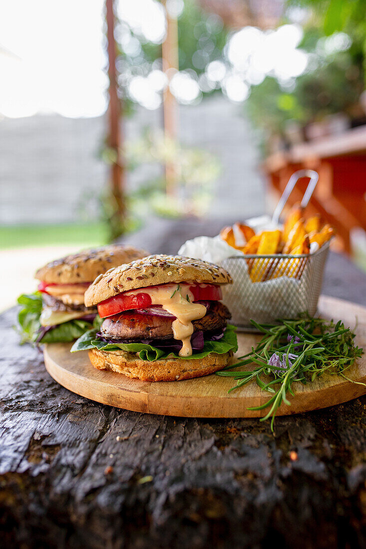 Portobello-Burger mit Pommes