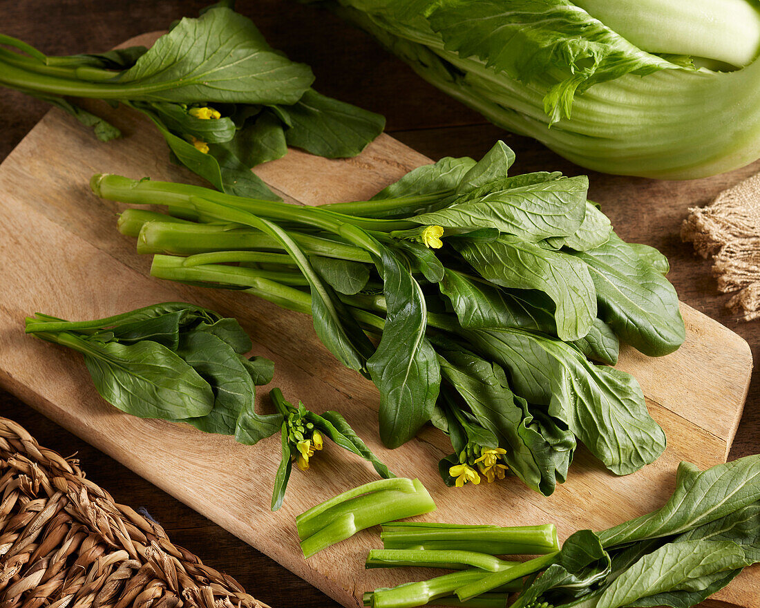 Choy Sum (Brassica chinensis var. Parachinensis)