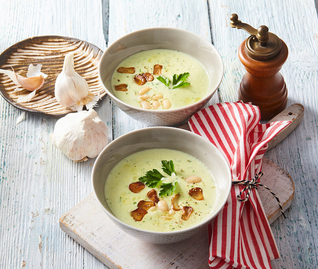 Creamy garlic and bean soup