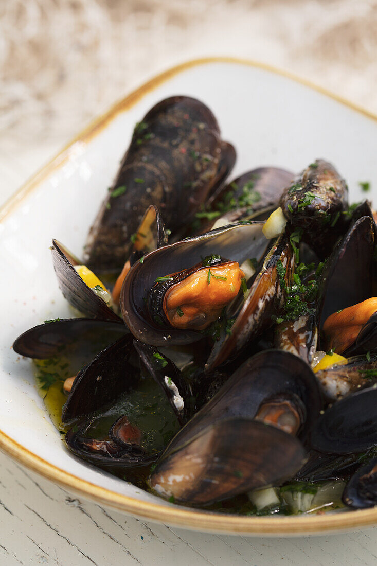 Mussels in a lemon-olive oil sauce (Marche)