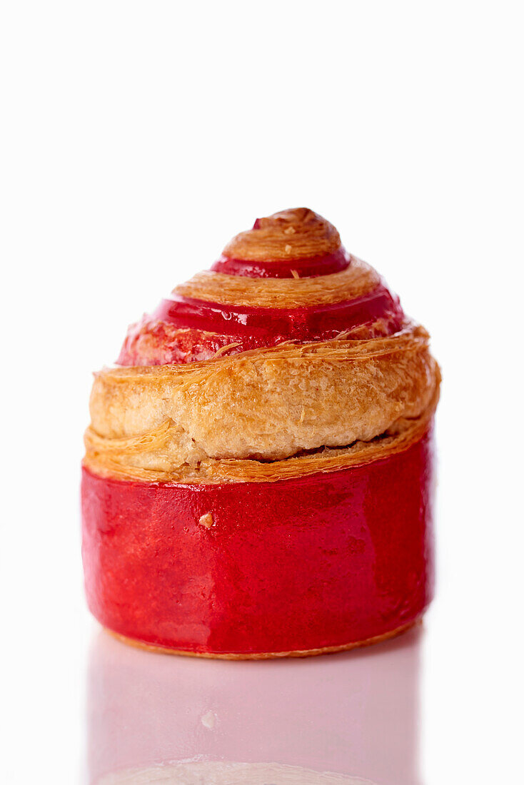 Puff pastry brioche with raspberry glaze
