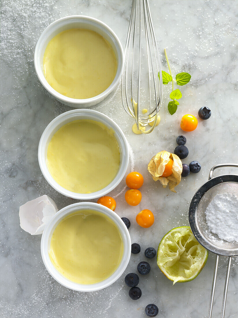 Dessert preparation with kumquats and blueberries