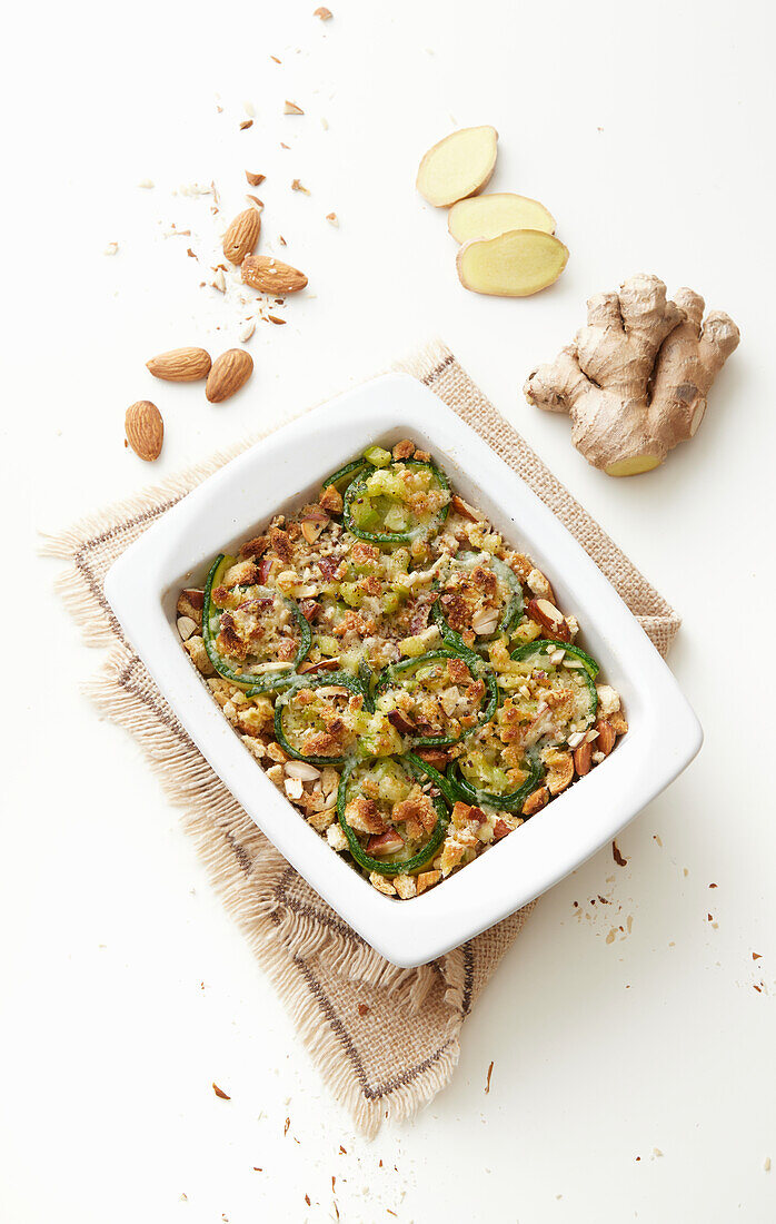 Ingwer-Zucchini-Gratin mit Taralli-Crumble