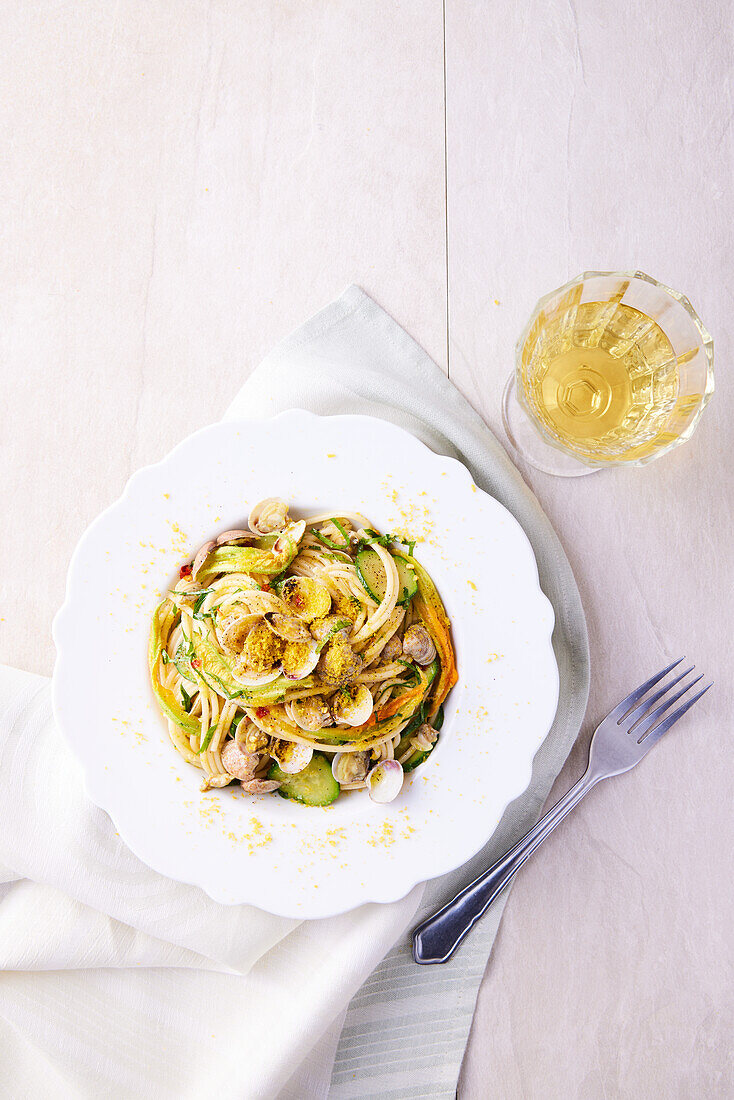 Spaghetti with seafood and zucchini