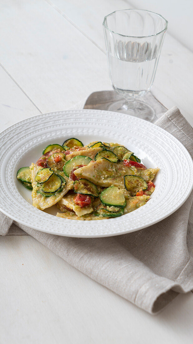 Testaroli mit Zucchini-Pesto