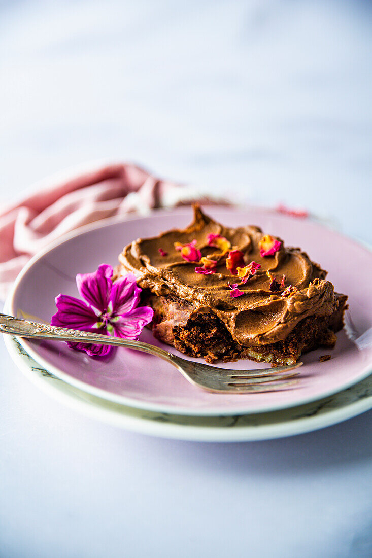 Low Carb Brownie mit Avocado-Frosting