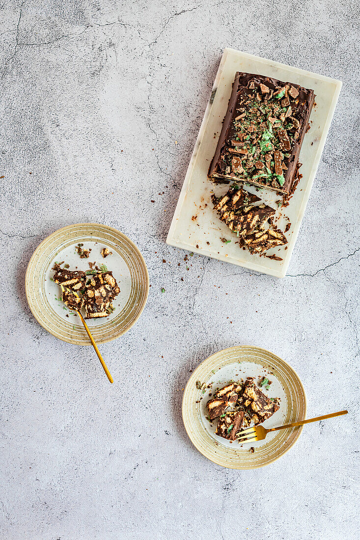 Dark chocolate biscuit cake with peppermint crisp chocolate (popular South African chocolate bar)