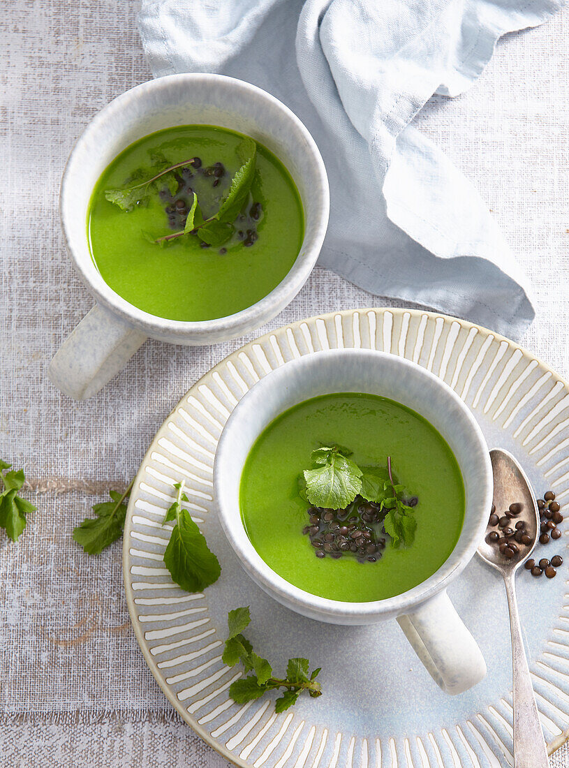 Celery and pea soup with garden cress