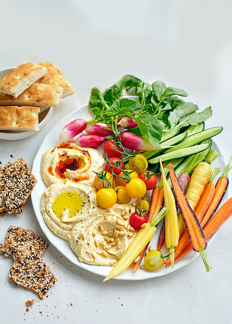 Hummus platter with vegetables