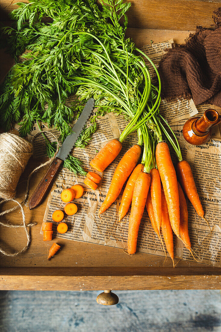 Karotten mit Karottengrün
