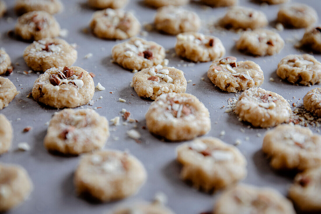 Oatmeal cookies with almonds