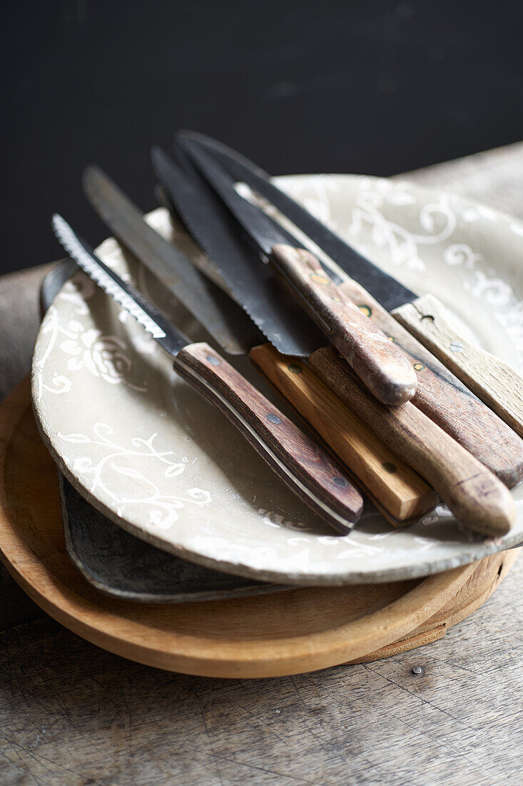 Plates and knives