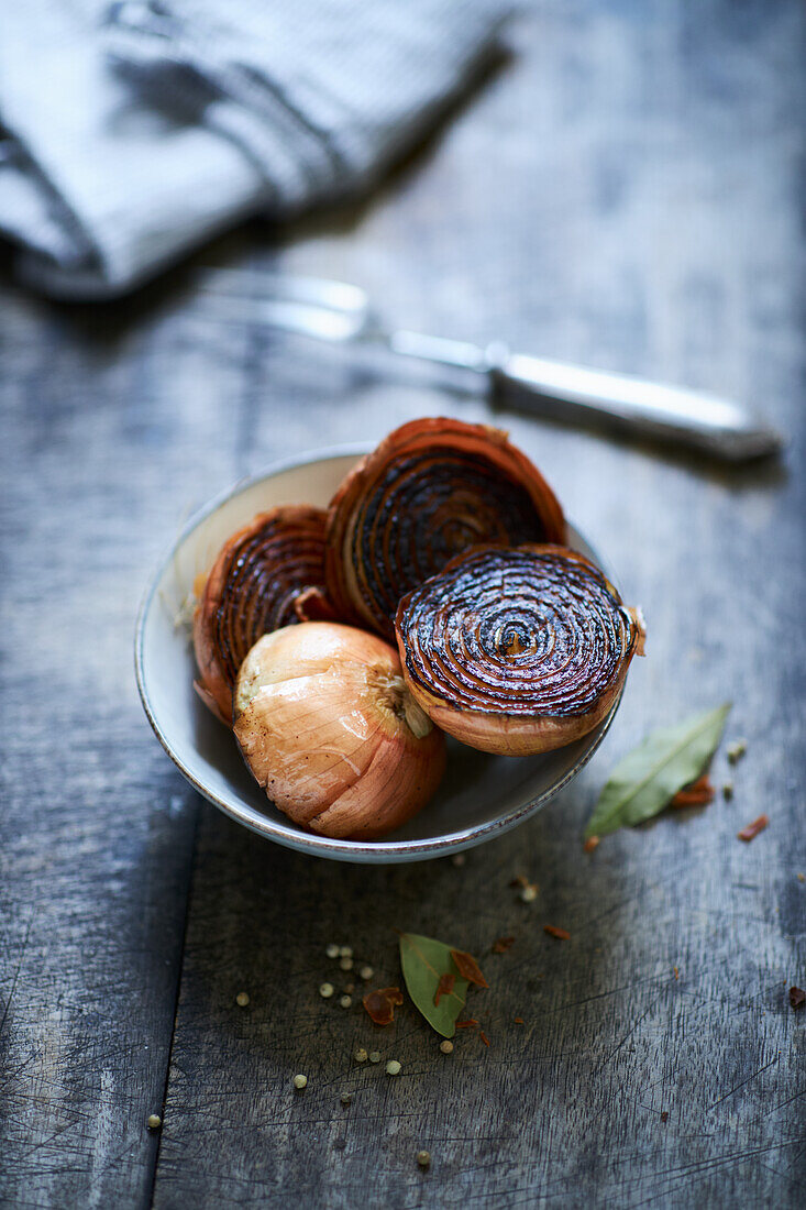 Angeröstete Zwiebelhälften