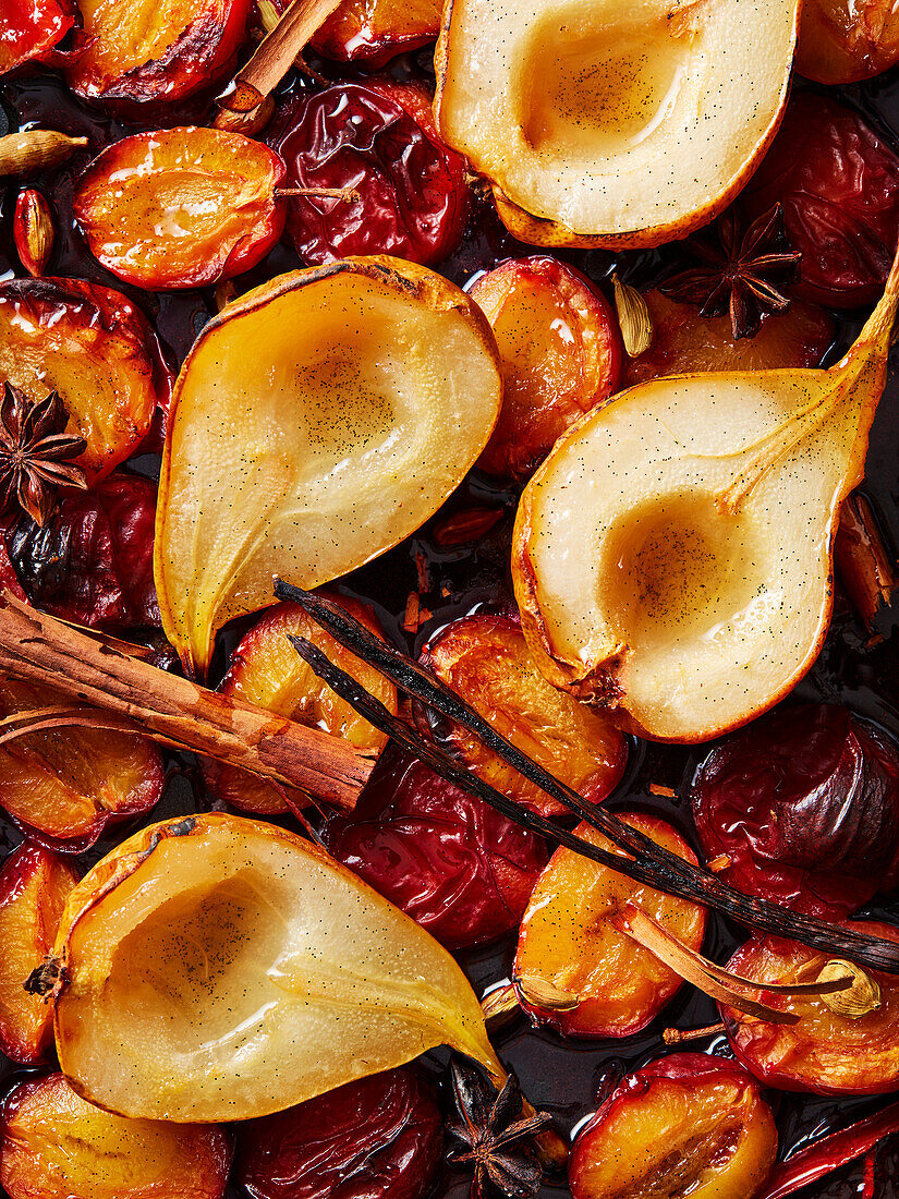 Baked fruit with spices