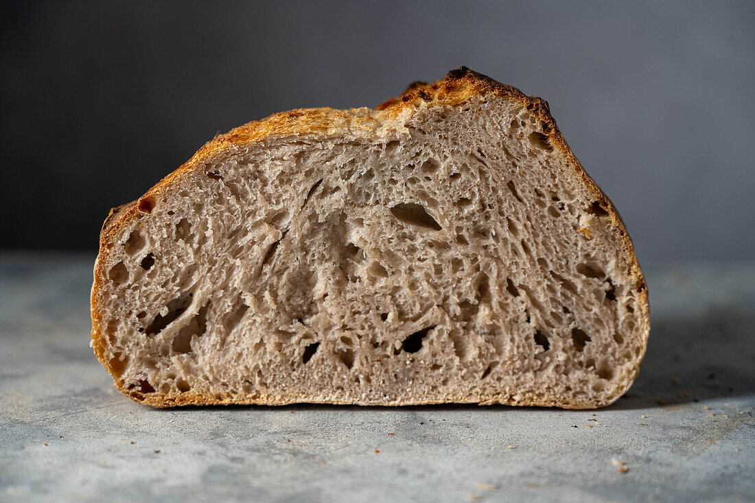 Hausgemachtes Sauerteigbrot