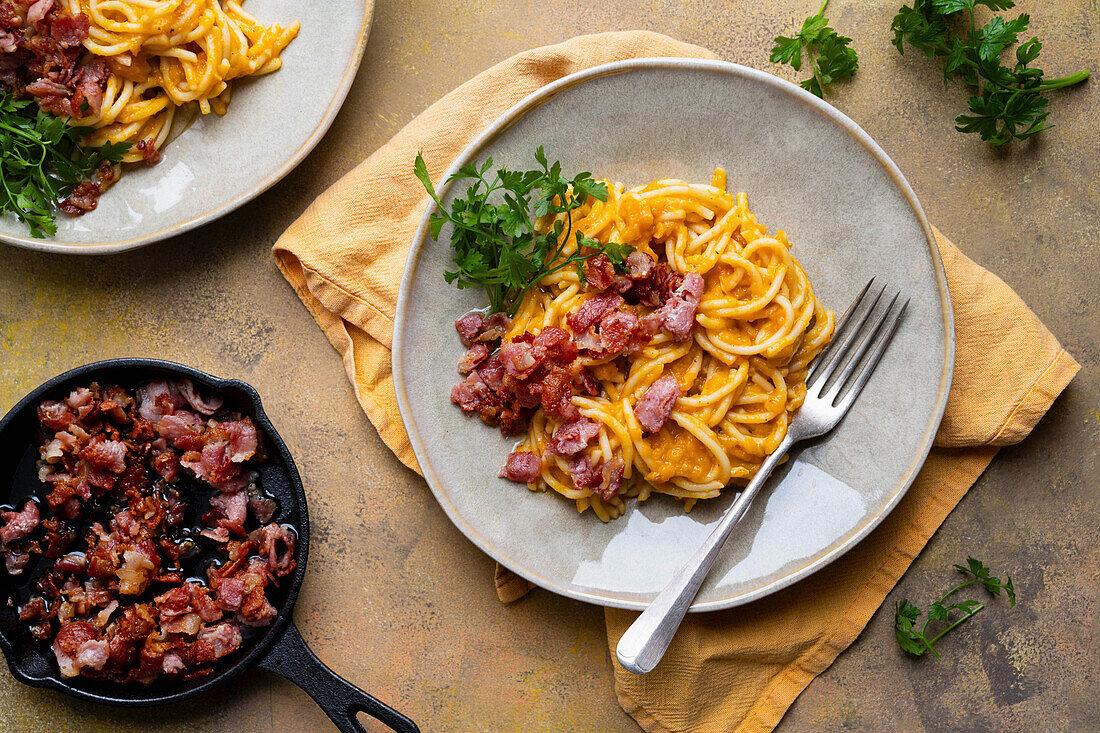 Butternusskürbisnudeln alla Carbonara