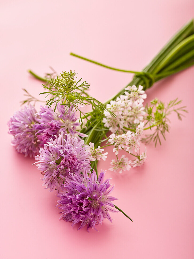 Herb blossoms (fennel, chives and garlic)