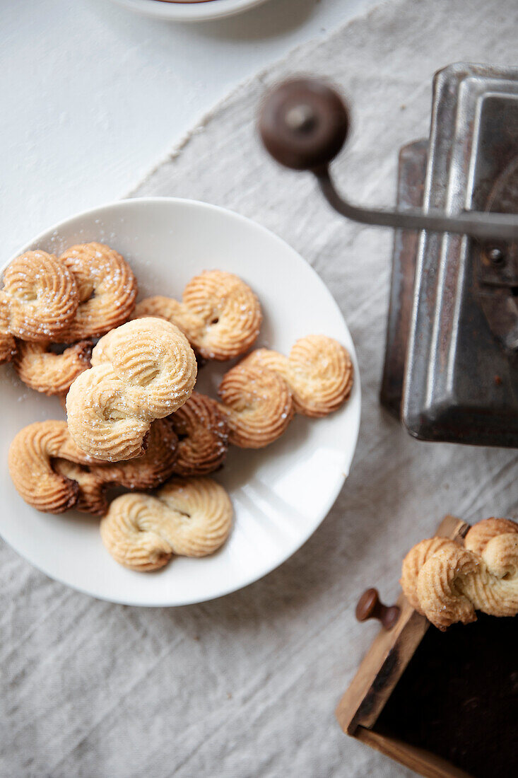 S-shaped biscuits