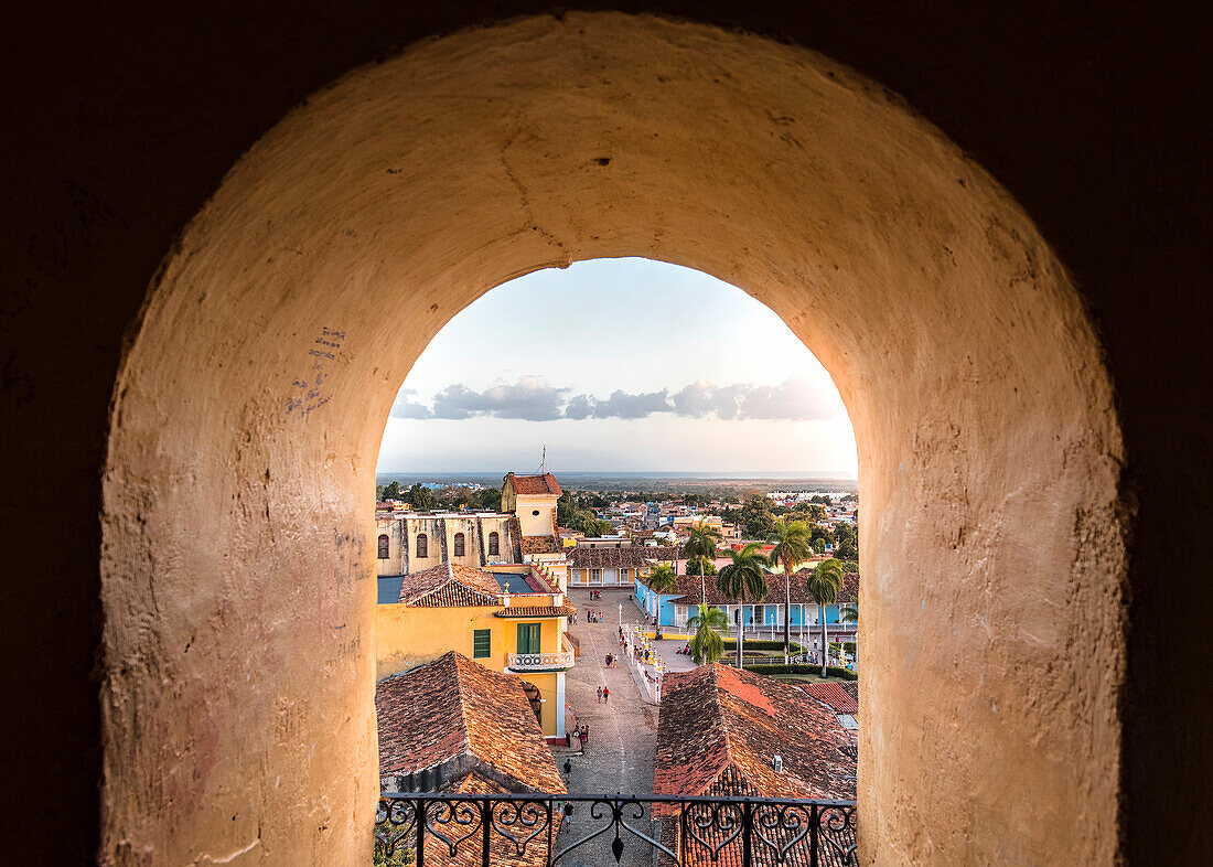 Die Straßen und Dächer des historischen Trinidad bei Sonnenuntergang, Trinidad, Kuba, Mittelamerika