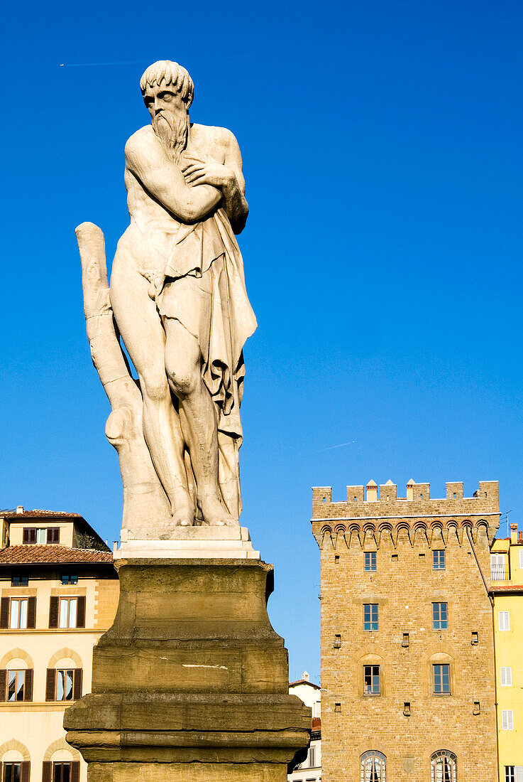 Statue des Winters, Ponte Santa Trinita, Florenz (Firenze), UNESCO-Welterbe, Toskana, Italien, Europa