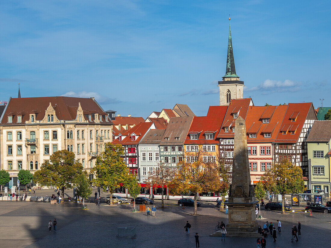 Blick auf die Stadt Erfurt, die Hauptstadt und größte Stadt des mitteldeutschen Bundeslandes Thüringen, Deutschland, Europa