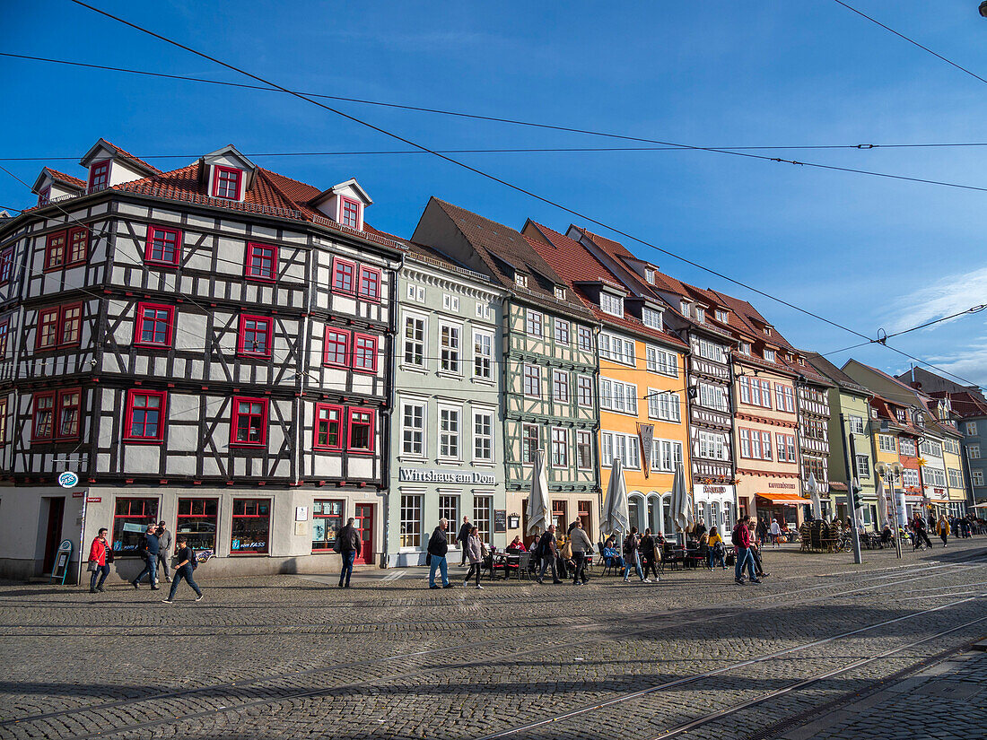 Blick auf die Stadt Erfurt, die Hauptstadt und größte Stadt des mitteldeutschen Bundeslandes Thüringen, Deutschland, Europa