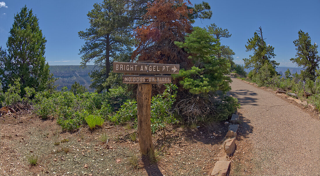 Das Schild am Bright Angel Point weist den Weg zum Aussichtspunkt am Grand Canyon North Rim, Grand Canyon National Park, UNESCO-Welterbe, Arizona, Vereinigte Staaten von Amerika, Nordamerika
