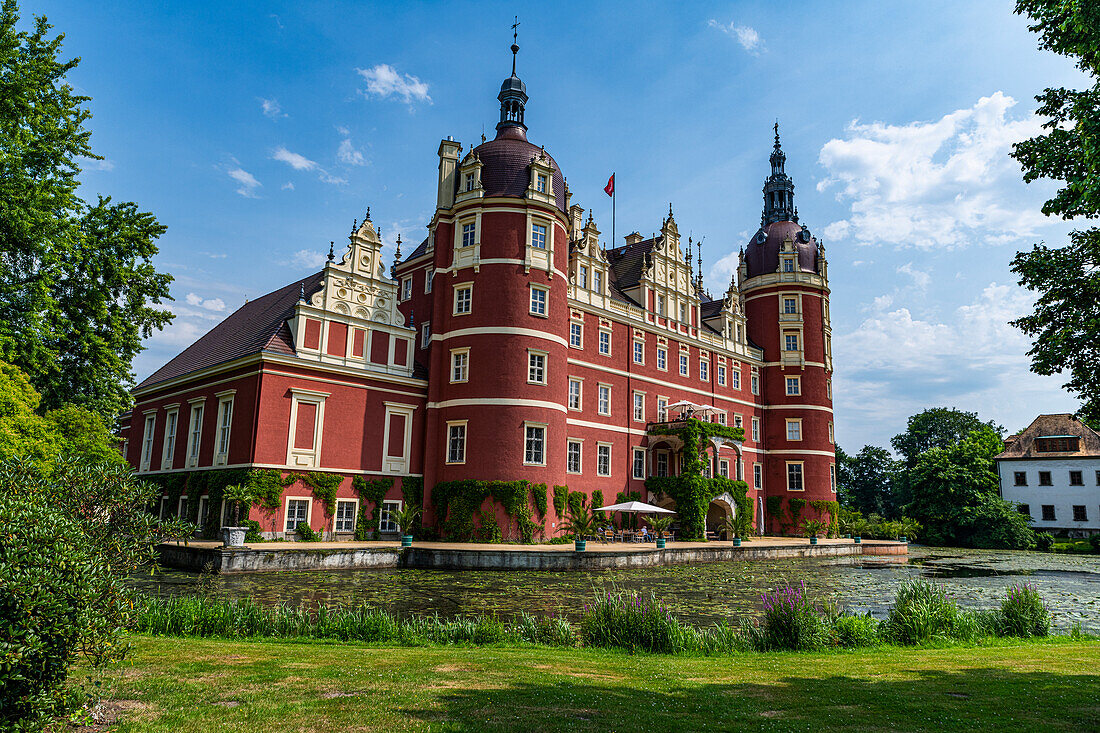 Muskau Castle, Muskau (Muskauer) Park, UNESCO World Heritage Site, Bad Muskau, Saxony, Germany, Europe\n