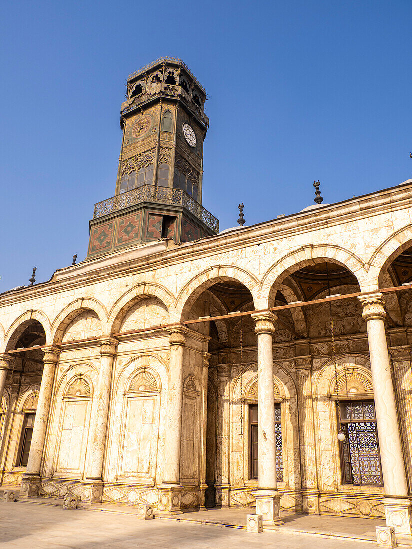 Die 1848 fertiggestellte Muhammad-Ali-Moschee aus osmanischer Zeit, Blick auf Kairo von der Zitadelle aus, Kairo, Ägypten, Nordafrika, Afrika