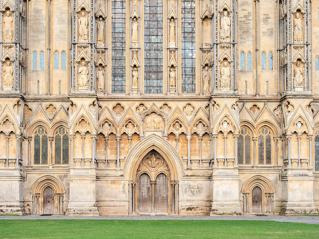 Detail on the West Front, Wells Cathedral, Wells, Somerset, England, United Kingdom, Europe\n