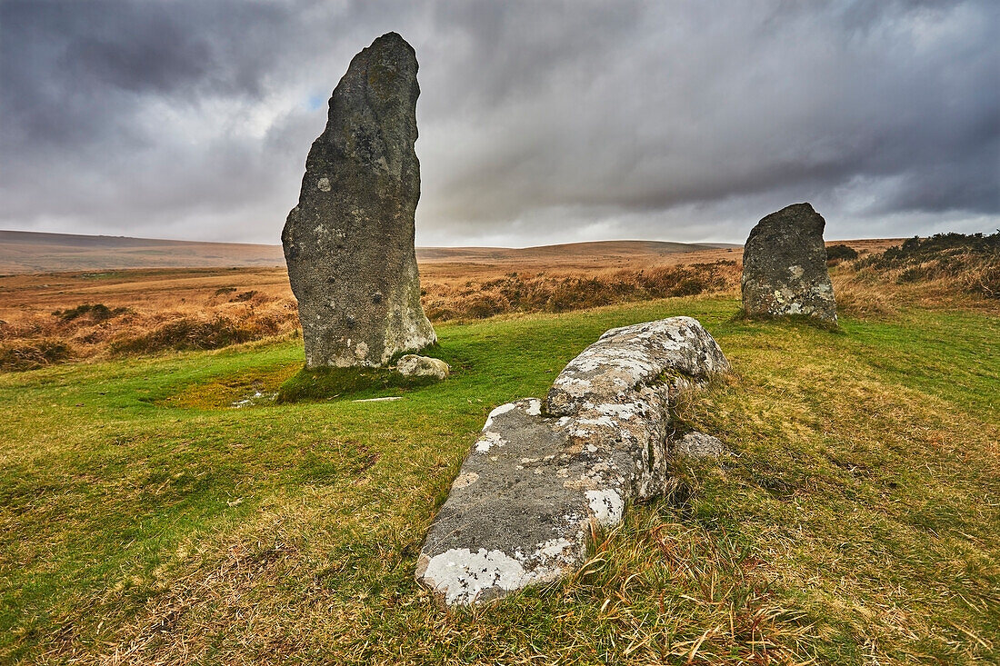 Scorhill Stone Circle, uralte Steine in einem prähistorischen Steinkreis, auf offenem Moorland, Scorhill Down, nahe Chagford, Dartmoor National Park, Devon, England, Vereinigtes Königreich, Europa