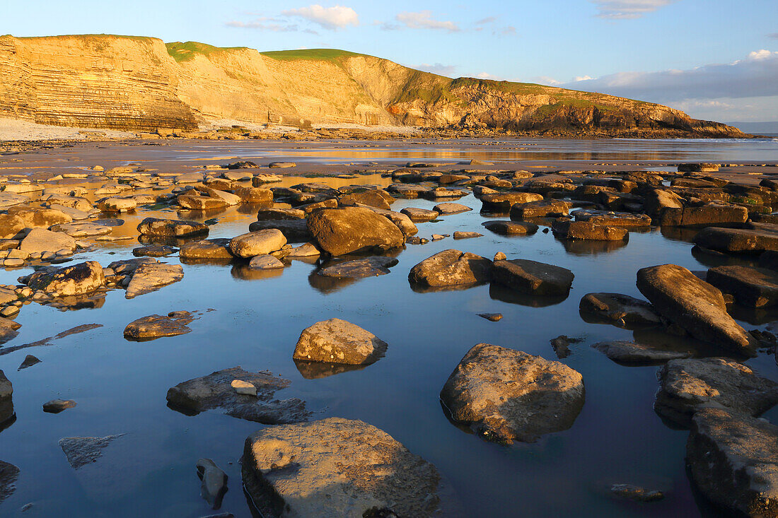 Dunraven Bay, Southerndown, Glamorgan Heritage Coast, Südwales, Vereinigtes Königreich, Europa