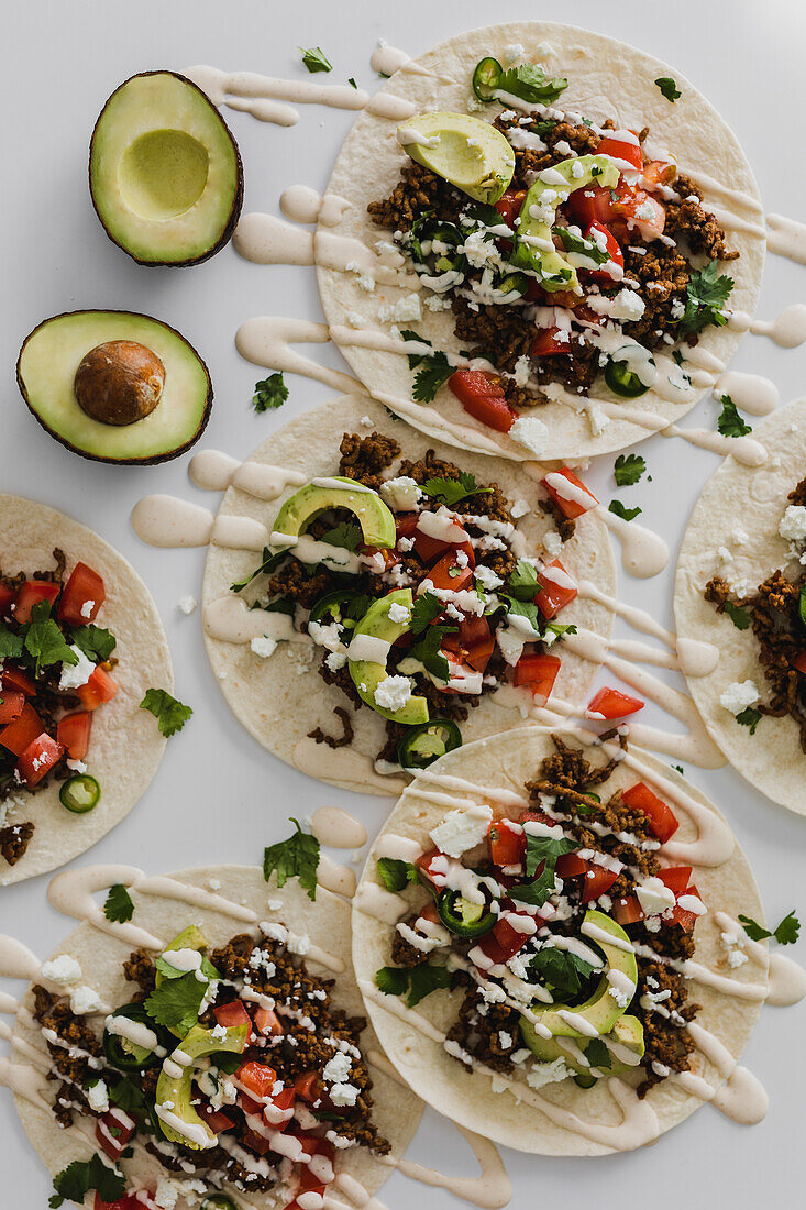 Tortillas mit frischen, gesunden Zutaten