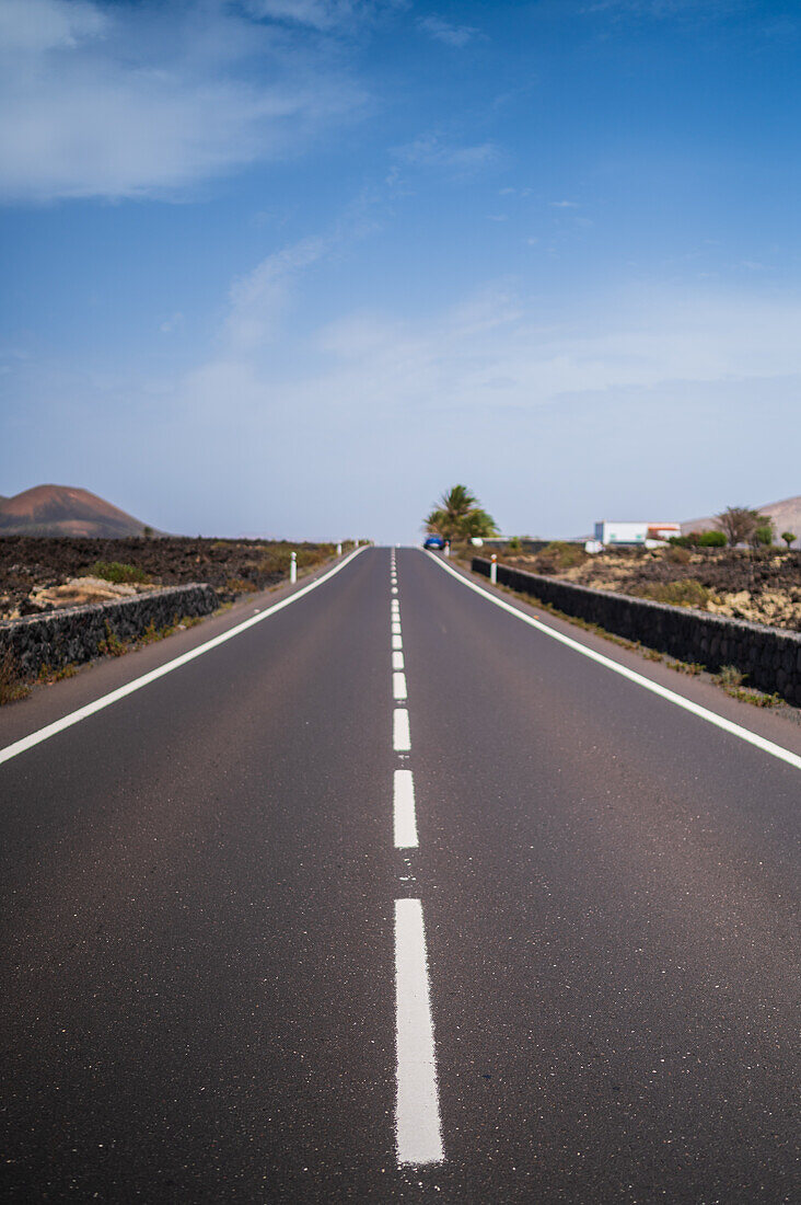 La Geria, Lanzarote’s main wine region, … – License image – 13924820 ...