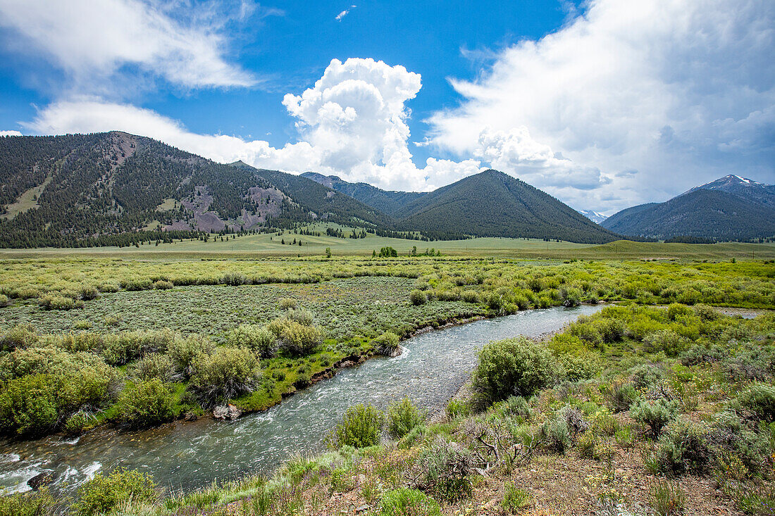 USA, Idaho, Sun Valley, Mountain landscape with North Fork Big Lost River\n