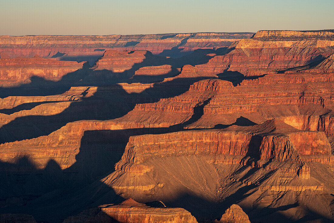 USA, Arizona, Grand Canyon National Park, South Rim, Luftaufnahme des Südrandes des Grand Canyon bei Sonnenuntergang