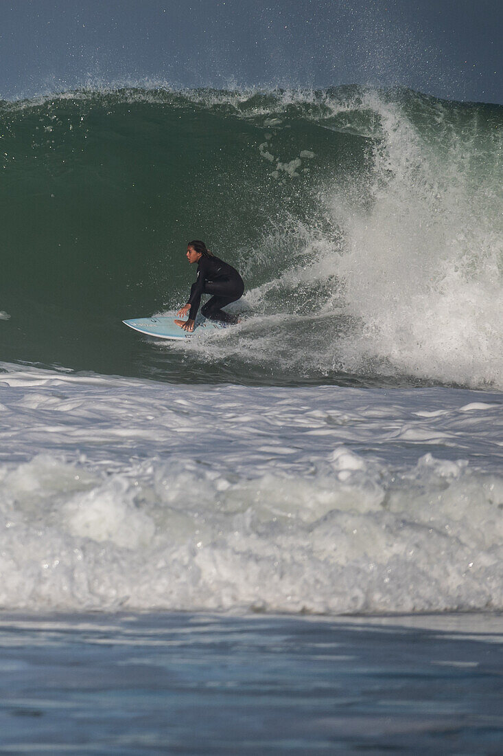 Quiksilver Festival in Capbreton, Hossegor und Seignosse, mit 20 der besten Surfer der Welt, die von Jeremy Flores ausgewählt wurden, um im Südwesten Frankreichs gegeneinander anzutreten.