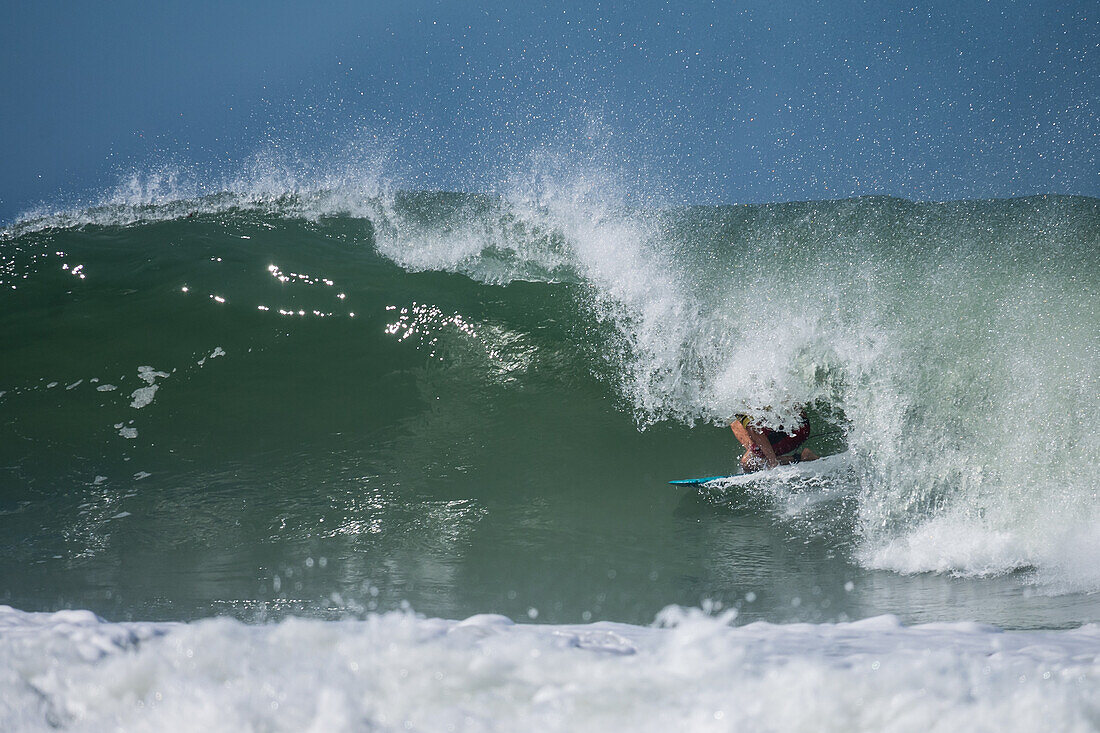 Quiksilver Festival celebrated in Capbreton, Hossegor and Seignosse, with 20 of the best surfers in the world hand-picked by Jeremy Flores to compete in south west of France.\n