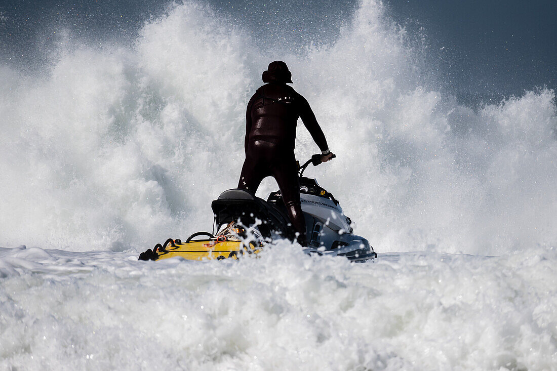 Quiksilver Festival celebrated in Capbreton, Hossegor and Seignosse, with 20 of the best surfers in the world hand-picked by Jeremy Flores to compete in south west of France.\n