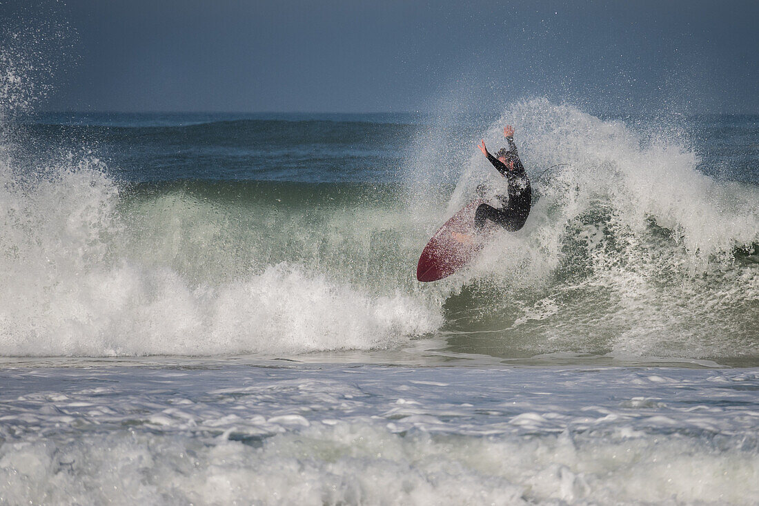 Quiksilver Festival celebrated in Capbreton, Hossegor and Seignosse, with 20 of the best surfers in the world hand-picked by Jeremy Flores to compete in south west of France.\n