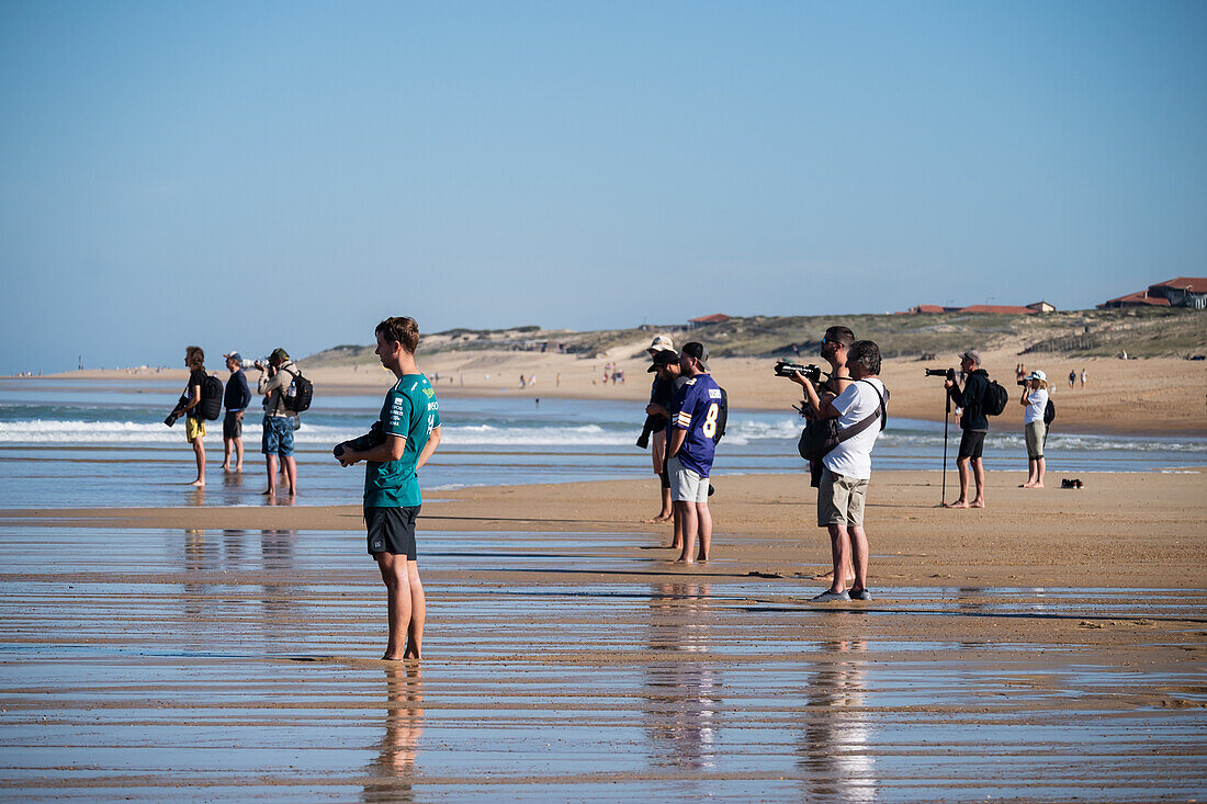 Quiksilver Festival celebrated in Capbreton, Hossegor and Seignosse, with 20 of the best surfers in the world hand-picked by Jeremy Flores to compete in south west of France.\n