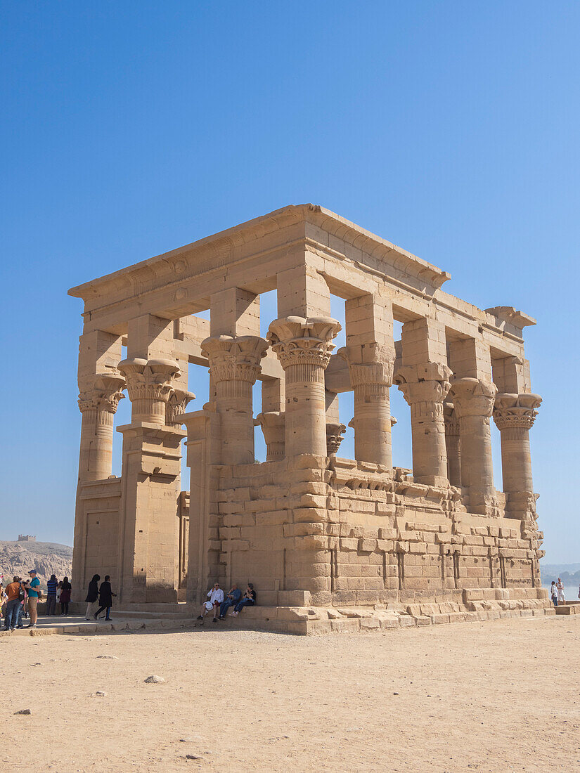 Säulen im Philae-Tempelkomplex, dem Tempel der Isis, UNESCO-Weltkulturerbe, derzeit auf der Insel Agilkia, Ägypten, Nordafrika, Afrika