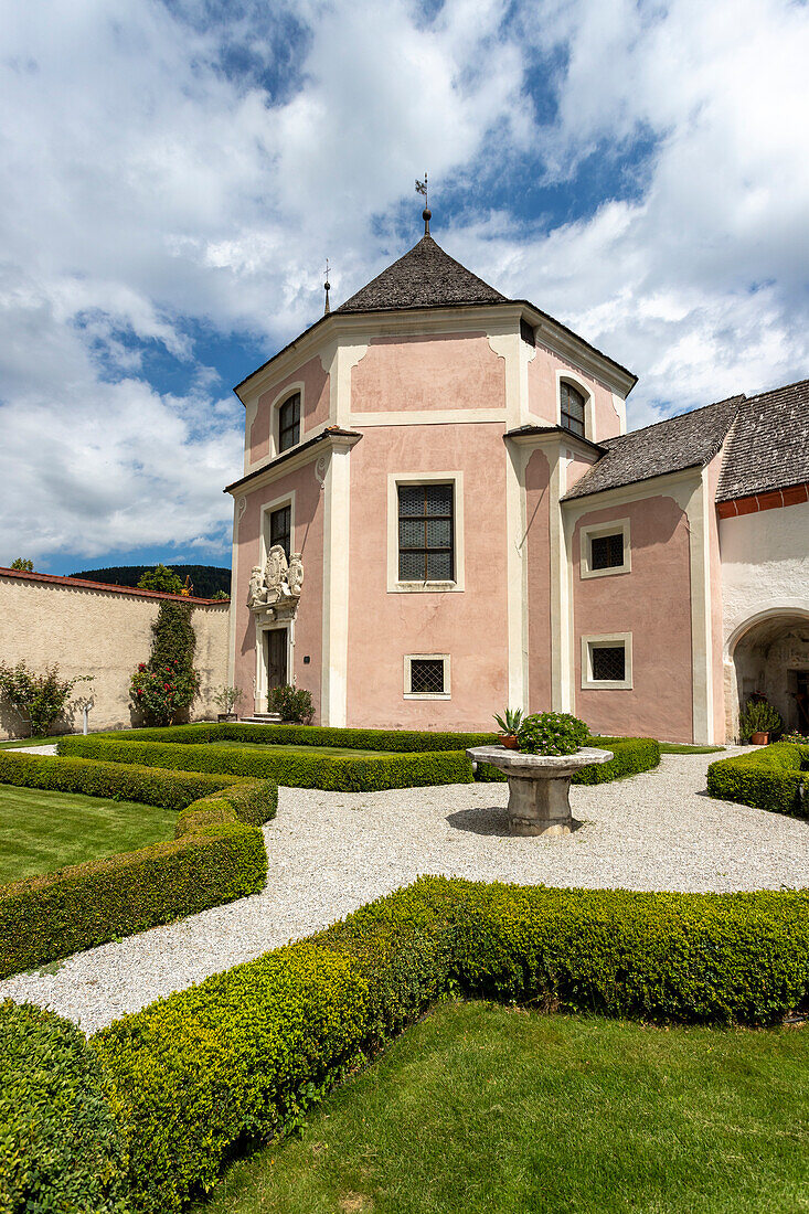 Kirche St. Elisabeth, Deutschordenskomturei, Sterzing, Sudtirol (Südtirol) (Provinz Bozen), Italien, Europa