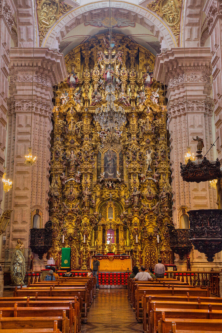 Altarpiece, 18th century Spanish Baroque style, Church of Santa Prisca de Taxco, founded 1751, UNESCO World Heritage Site, Taxco, Guerrero, Mexico, North America\n