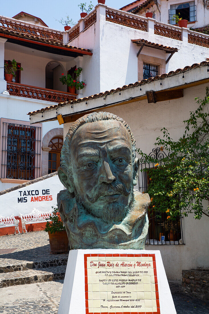 Statue, Don Juan Ruiz de Alarcon y Mendoza, spanischer Schriftsteller des Goldenen Zeitalters, 1581-1639, Taxco, Guerrero, Mexiko, Nordamerika