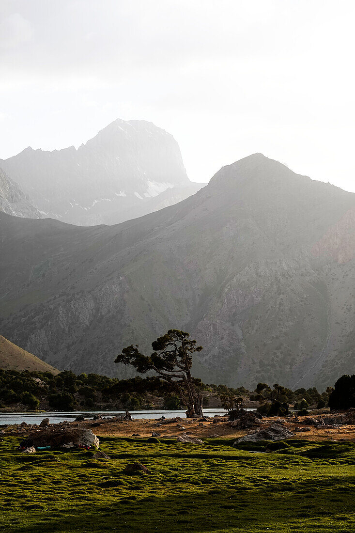 Große Lawine im abgelegenen und spektakulären Fann-Gebirge, Teil der westlichen Pamir-Aue, Tadschikistan, Zentralasien, Asien