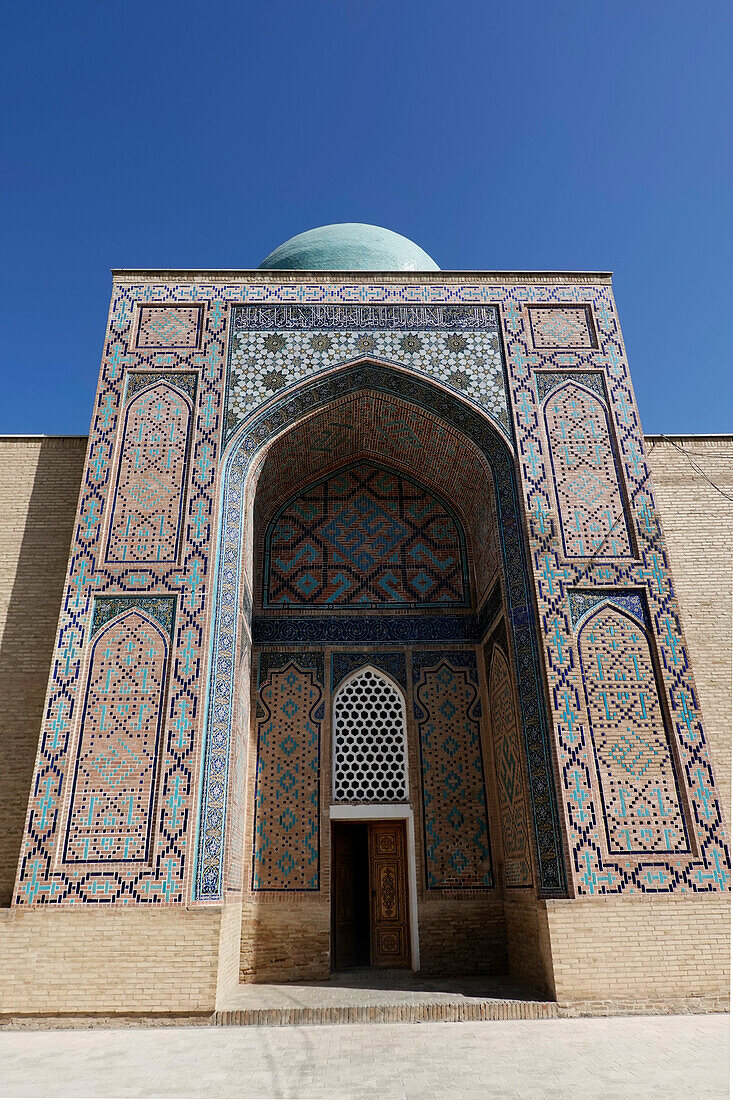 The world-famous Islamic architecture of Samarkand, UNESCO World Heritage Site, Uzbekistan, Central Asia, Asia\n