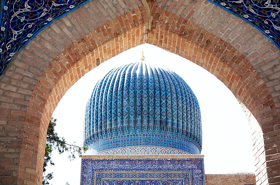 The world-famous Islamic architecture of Samarkand, UNESCO World Heritage Site, Uzbekistan, Central Asia, Asia\n