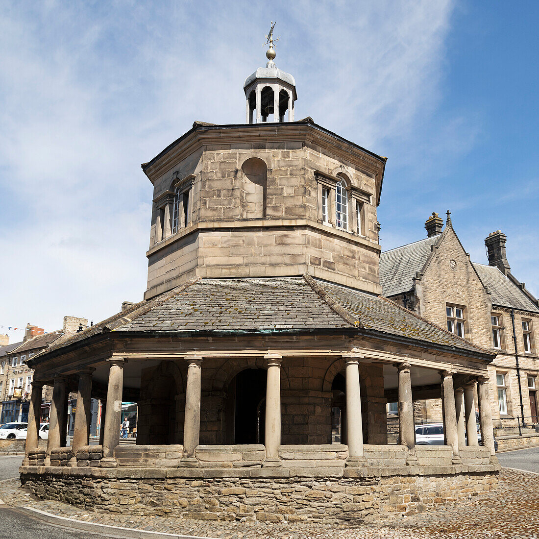 The octagonal Market Cross (Butter Market) (Break's Folley), a Grade I Listed Building built by Thomas Breaks, dating from 1747, Barnard Castle, County Durham, England, United Kingdom, Europe\n