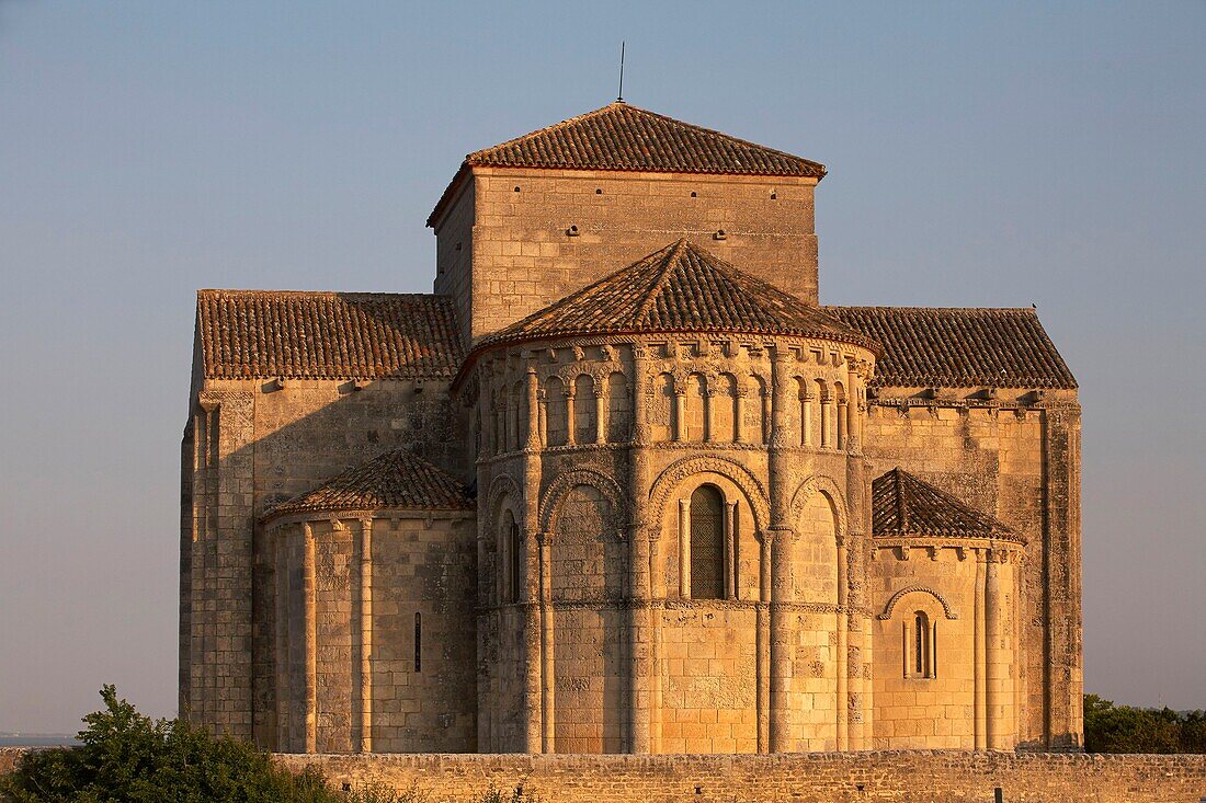 France, Charente Maritime, Gironde Estuary, Talmont sur Gironde, labelled Les Plus Beaux Villages de France (The Most Beautiful Villages of France), Bedside of the Sainte Radegonde church in Saintonge Romanesque style\n